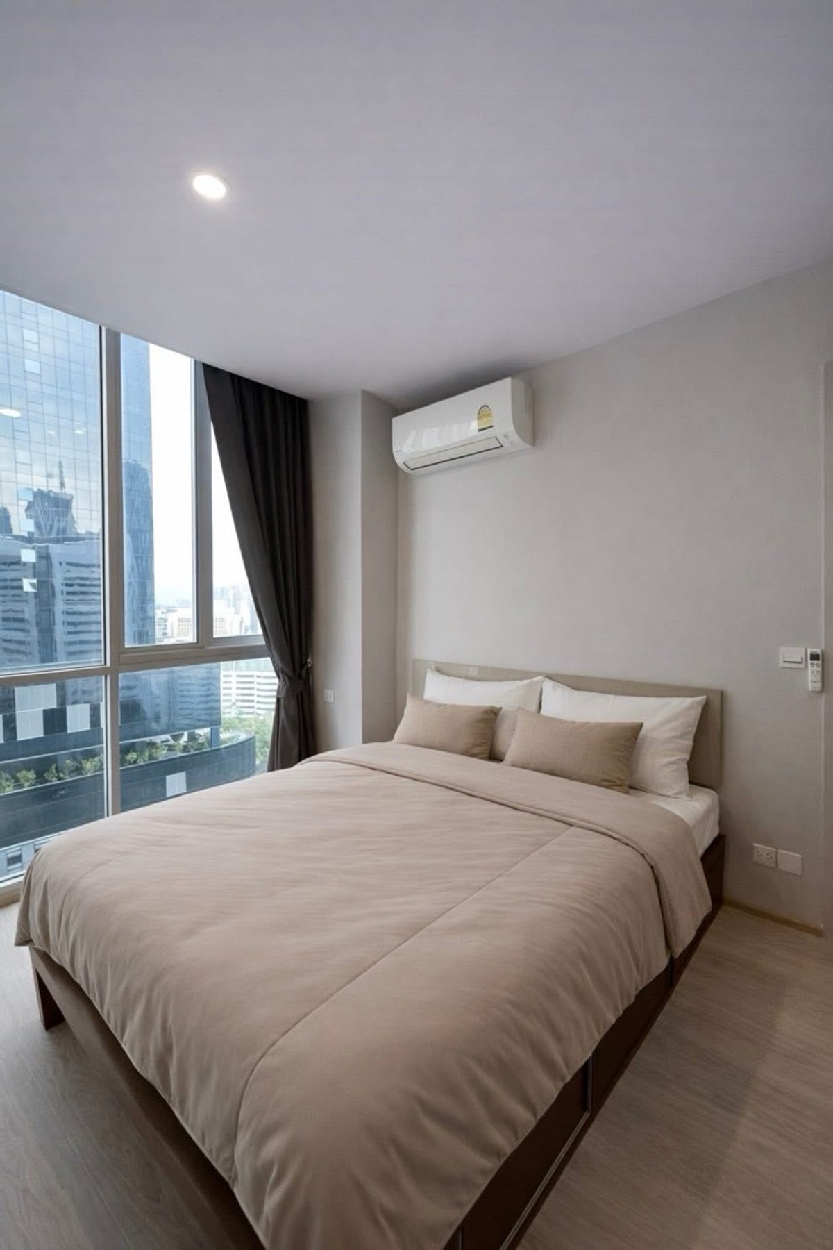 ให้เช่าคอนโดรัชดา ห้วยขวาง : 🏢 Noble Revolve Ratchada👫ห้องสวย พร้อมอยู่ 🚶able walk to mrt 🚇✨