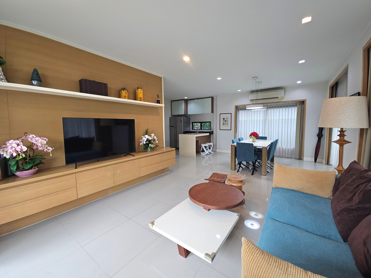 For RentHouseLadkrabang, Suwannaphum Airport : For rent Setthasiri On Nut-Srinakarin (76 sq m.) 4 bedrooms, 3 bathrooms.