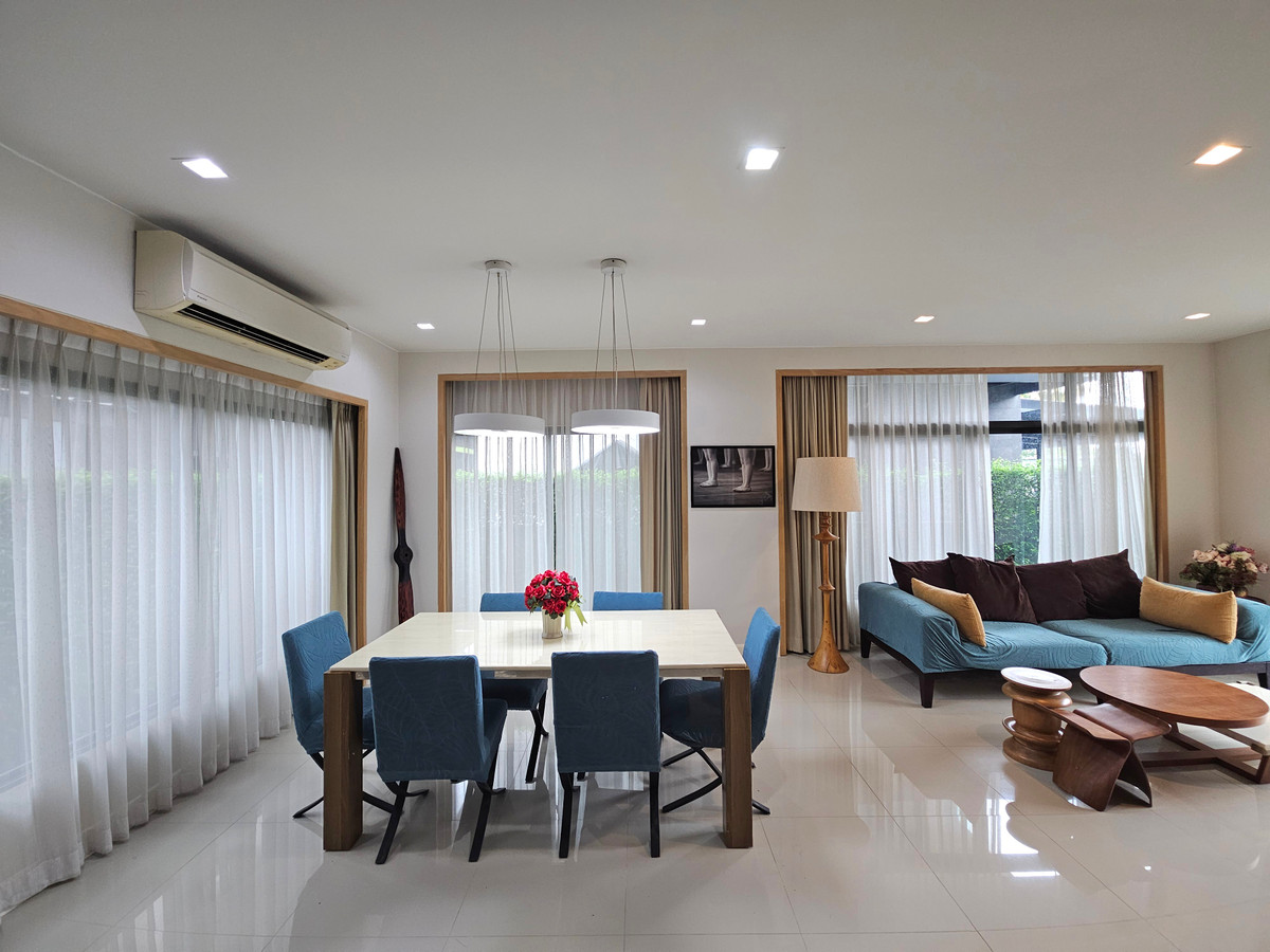 For RentHouseLadkrabang, Suwannaphum Airport : For rent Setthasiri On Nut-Srinakarin (76 sq m.) 4 bedrooms, 3 bathrooms.