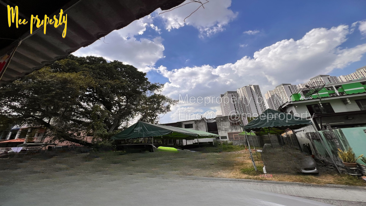 For SaleTownhomeRatchadapisek, Huaikwang, Suttisan : 🚨House with land for sale cheap! Prime location in Bangkok🚨 Soi Pracha Uthit 16, Huai Khwang, Bangkok Land size: 54 sq m. ME-231