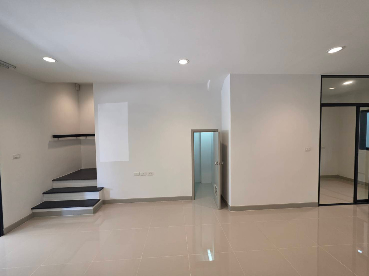 ให้เช่าทาวน์โฮมนวมินทร์ รามอินทรา : ให้เช่าทาวน์โฮม พรีเมี่ยม เพลส พหลโยธิน - รามอินทรา ใกล้ บิ๊กซี ดอนเมือง (สะพานใหม่) เพียง 5 นาที