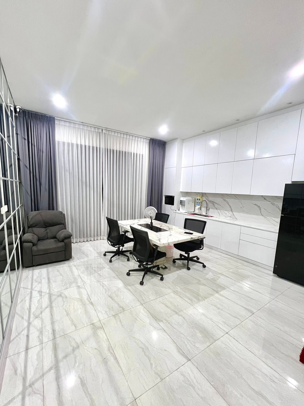 ขายทาวน์โฮมรัชดา ห้วยขวาง : 📌ขายทาวน์โฮม รัชดา 32 เดินทางสะดวก ด้วยรถไฟฟ้าถึง 3 สาย ทำเลหายาก รายล้อมไปด้วยสิ่งอำนวยความสะดวก สนใจติดต่อ 095-424-3656