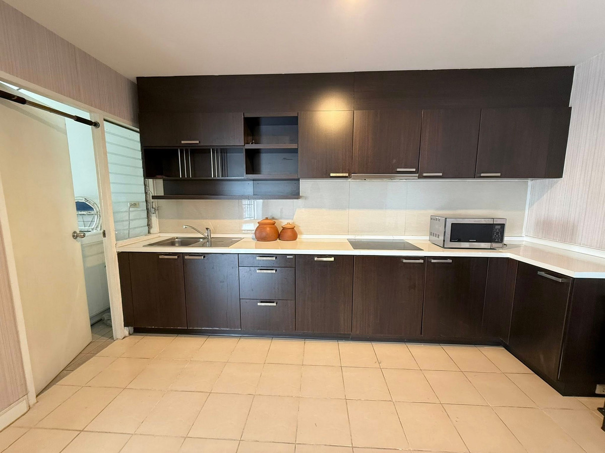 For SaleCondoSathorn, Narathiwat : Spacious 2 bedroom condo near bts Sathorn peaceful community area