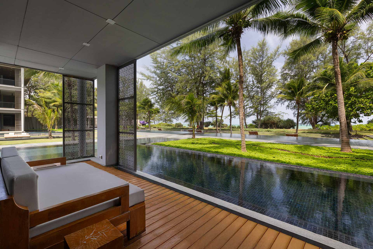ขายคอนโดภูเก็ต :  3 ห้องนอน ที่ Baan Maikhao Beachfront Penthouse