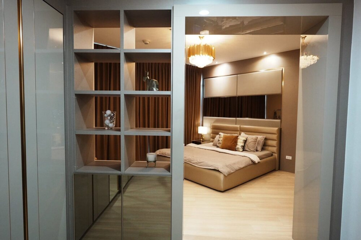 For SaleCondoWongwianyai, Charoennakor : 🔥 Sale with tenant !! Condominium by the Chao Phraya River!! 🔥 Code C20230800431..........Baan Sathorn Chaopraya, 2 bedroom, 2 bathroom, furnished, Special Deal!!📣📣