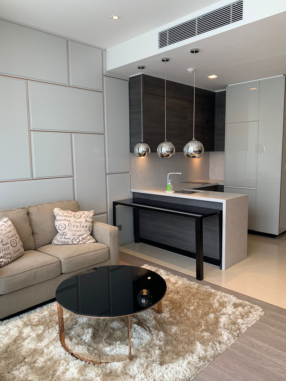 For RentCondoSukhumvit, Asoke, Thonglor : Luxury condo for rent  1 bed 1 bath  44 sqm Near Bts Asoke