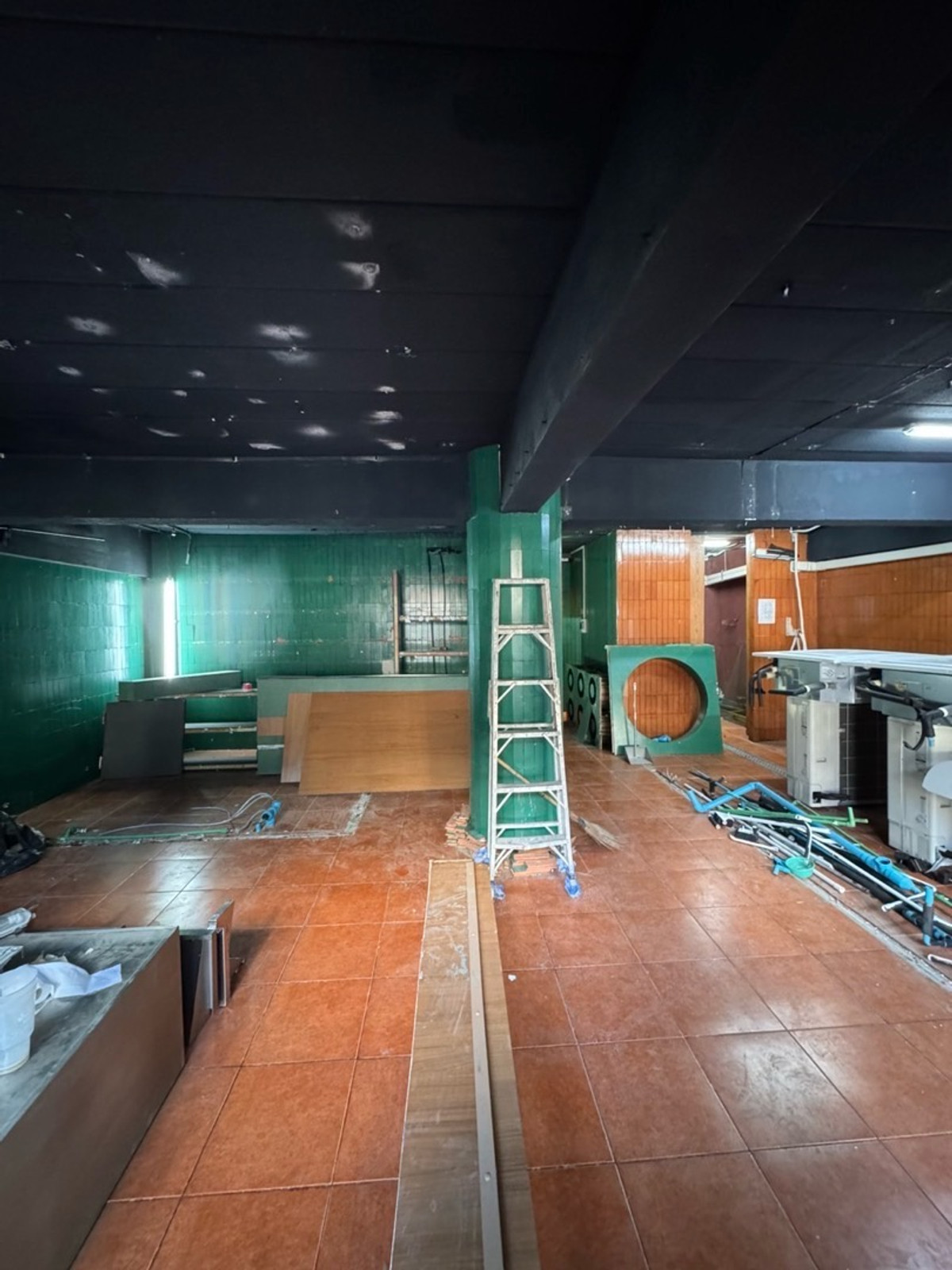 For RentShop HouseSukhumvit, Asoke, Thonglor : Retail Space 200 sqm soi Thonglor for Rental, Soi Thonglor 200 sq m, G floor + mezzanine, shared parking space for 20 cars | Retail Space 200 sqm soi Thonglor for Rental