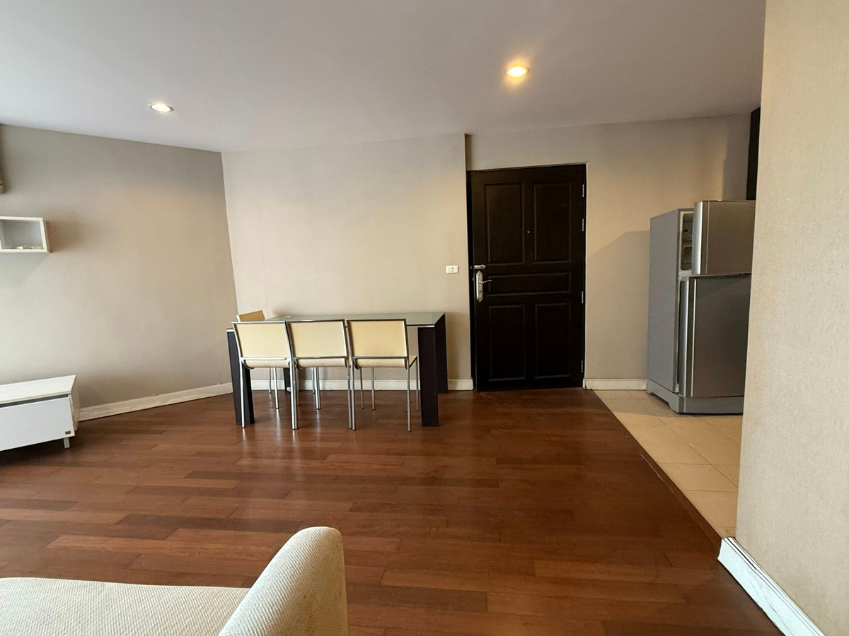 For SaleCondoSathorn, Narathiwat : Spacious 2 bedroom condo in a peaceful and private location near Sathorn