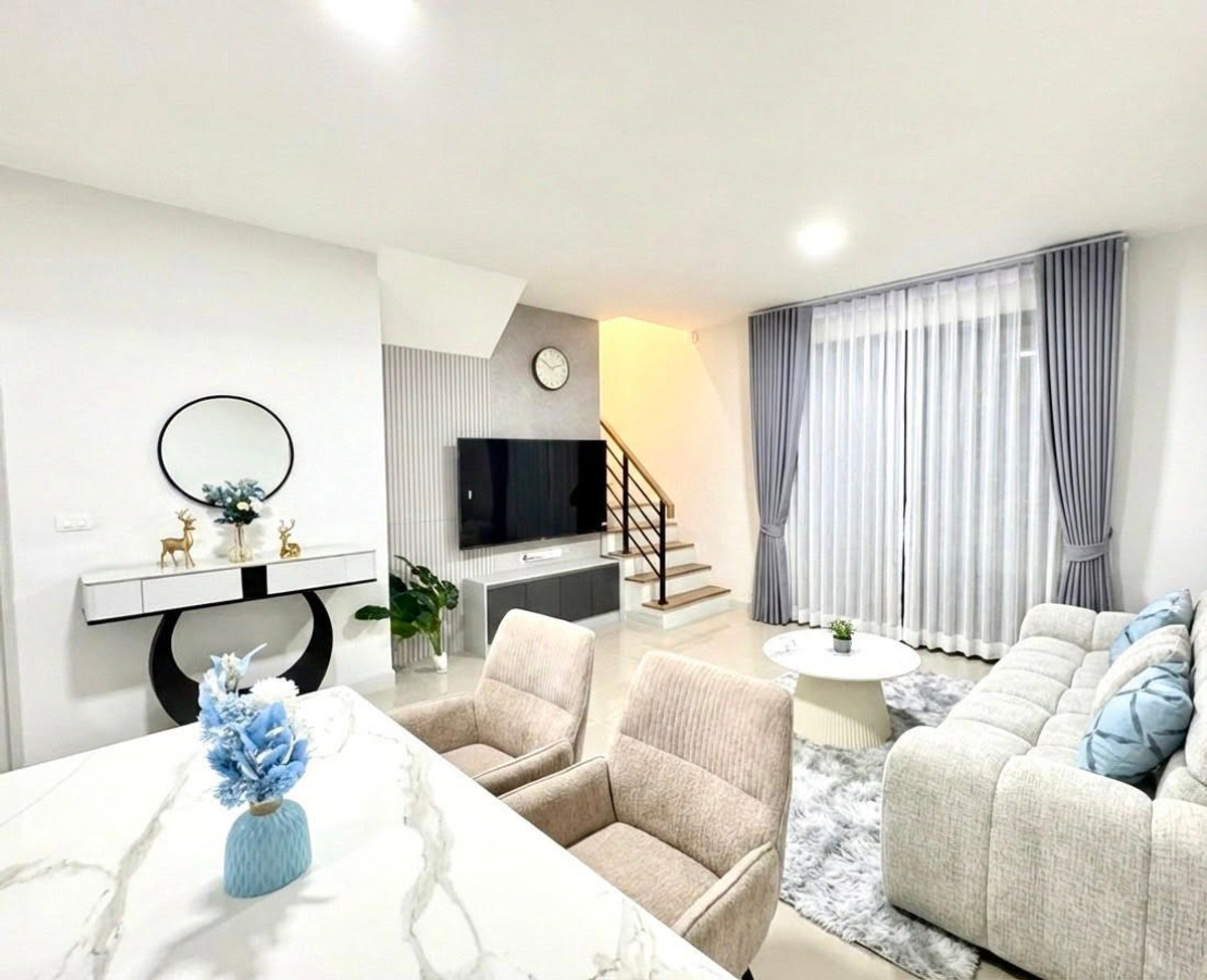 For RentTownhomeBangna, Bearing, Lasalle : 🔴35,000฿🔴 Pleno Sukhumvit - 𝗕𝗮𝗻𝗴𝗻𝗮 𝟯┃Pleno Sukhumvit - Bangna 3 ✅ near BTS Bangna, happy to serve 🙏If interested, contact 𝙇𝙄𝙉𝙀 (reply very quickly):​📱 Property code​ 6901-0809📱: Line ID:@bbcondo88