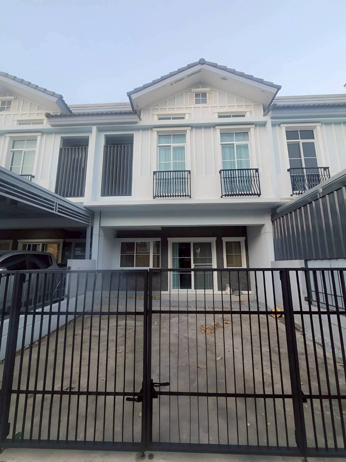 ให้เช่าทาวน์โฮมบางนา แบริ่ง ลาซาล : ME2500431 ให้เช่าทาวน์โฮมหรู​ 2 ชั้น​ Indy บางนา-รามคำแหง 2 ใกล้ Mega Bangna | เลี้ยงสัตว์ได้