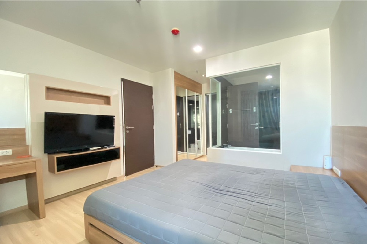 For RentCondoSathorn, Narathiwat : 🔥 สำหรับเช่า !! ชั้นสูง 31++, คอนโดวิวแม่น้ำ, ส่วนกลางวิวแม่น้ำ!! 🔥 Code C20221201104..........Rhythm Sathorn, 1 ห้องนอน, 1 ห้องน้ำ, แต่งครบ, พร้อมเข้าอยู่📣📣