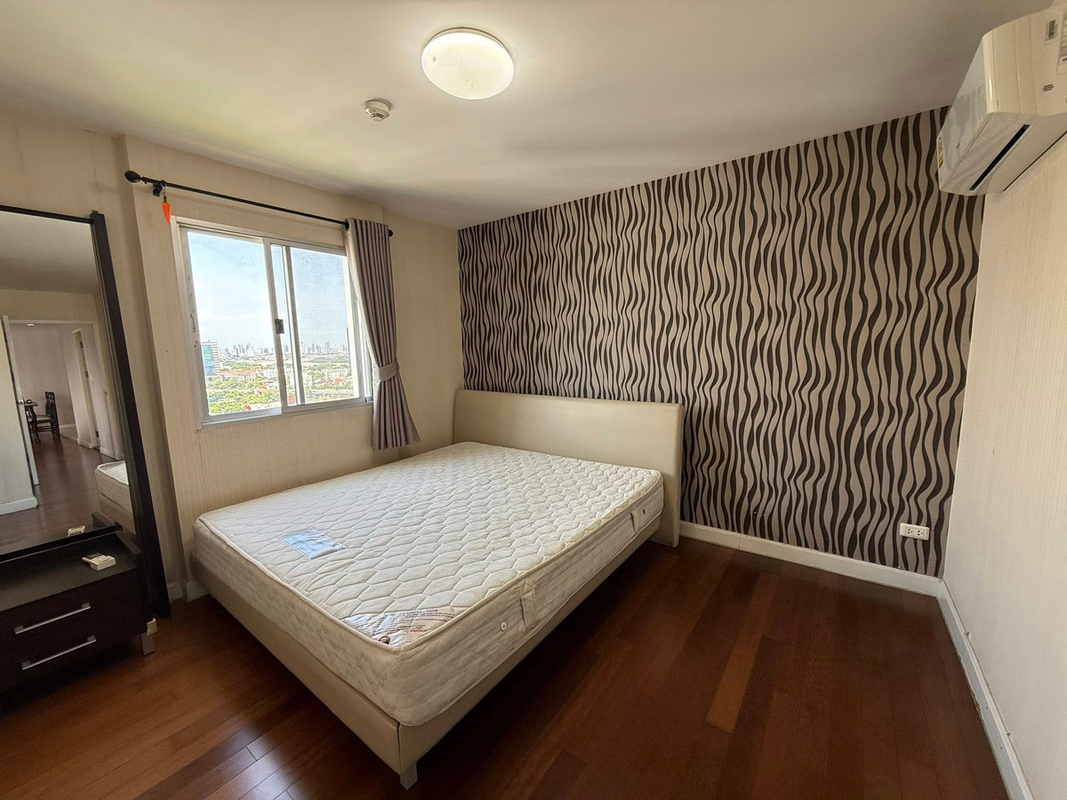 For SaleCondoSathorn, Narathiwat : Spacious 2 bedroom condo near bts Sathorn peaceful community area