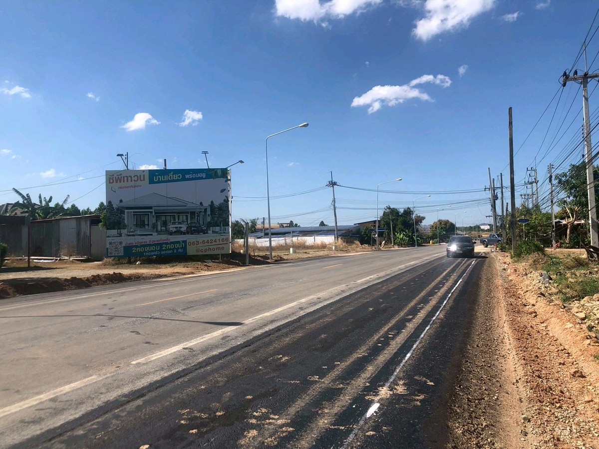 For SaleLandChachoengsao : Land 1-3-39 rai, next to the road on 2 sides! Opposite CP Town Khao Hin Son