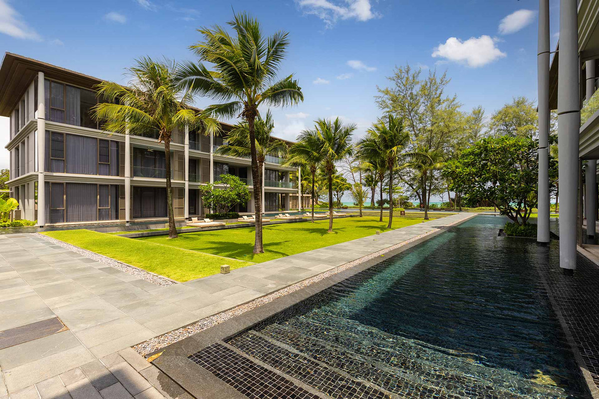 ขายคอนโดภูเก็ต :  3 ห้องนอน ที่ Baan Maikhao Beachfront Penthouse