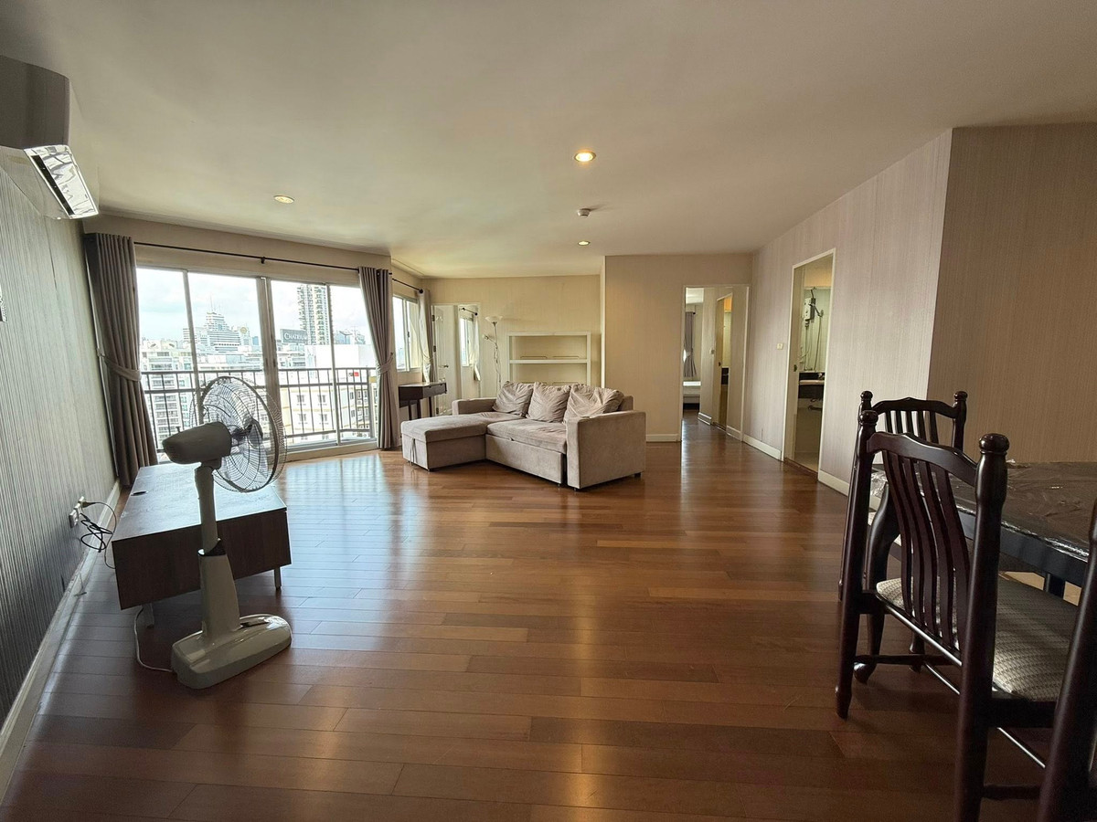 For SaleCondoSathorn, Narathiwat : Spacious 2 bedroom condo near bts Sathorn peaceful community area