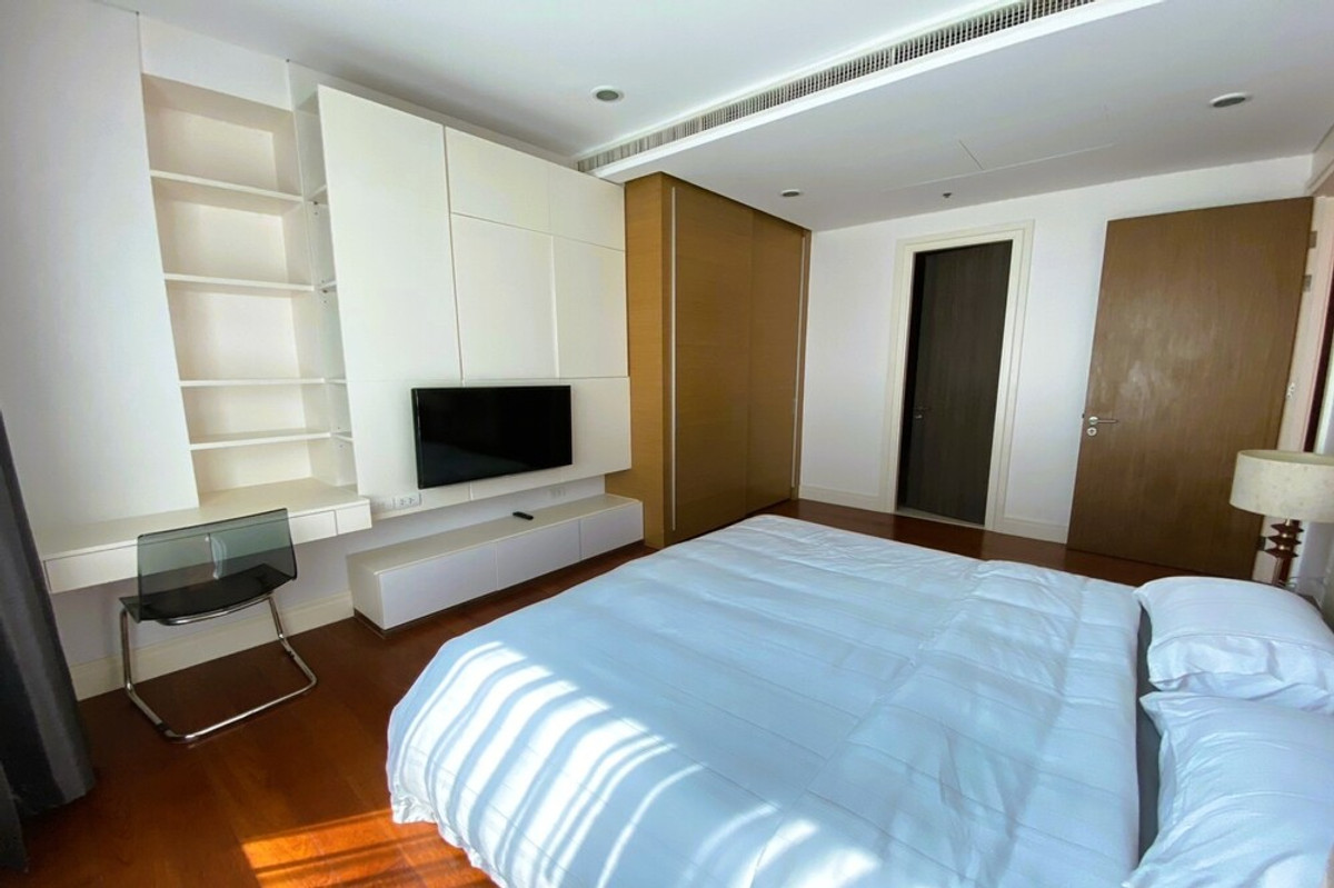 CondoSukhumvit, Asoke, Thonglor : 🔥 For Sale - Rent !! prime area, modern style, There is a bathtub!! 🔥 Code C20251200046..........Bright Sukhumvit 24, 1 bedroom, 1 bathroom Duplex , furnished, ready to move in, Special Deal!!📣📣