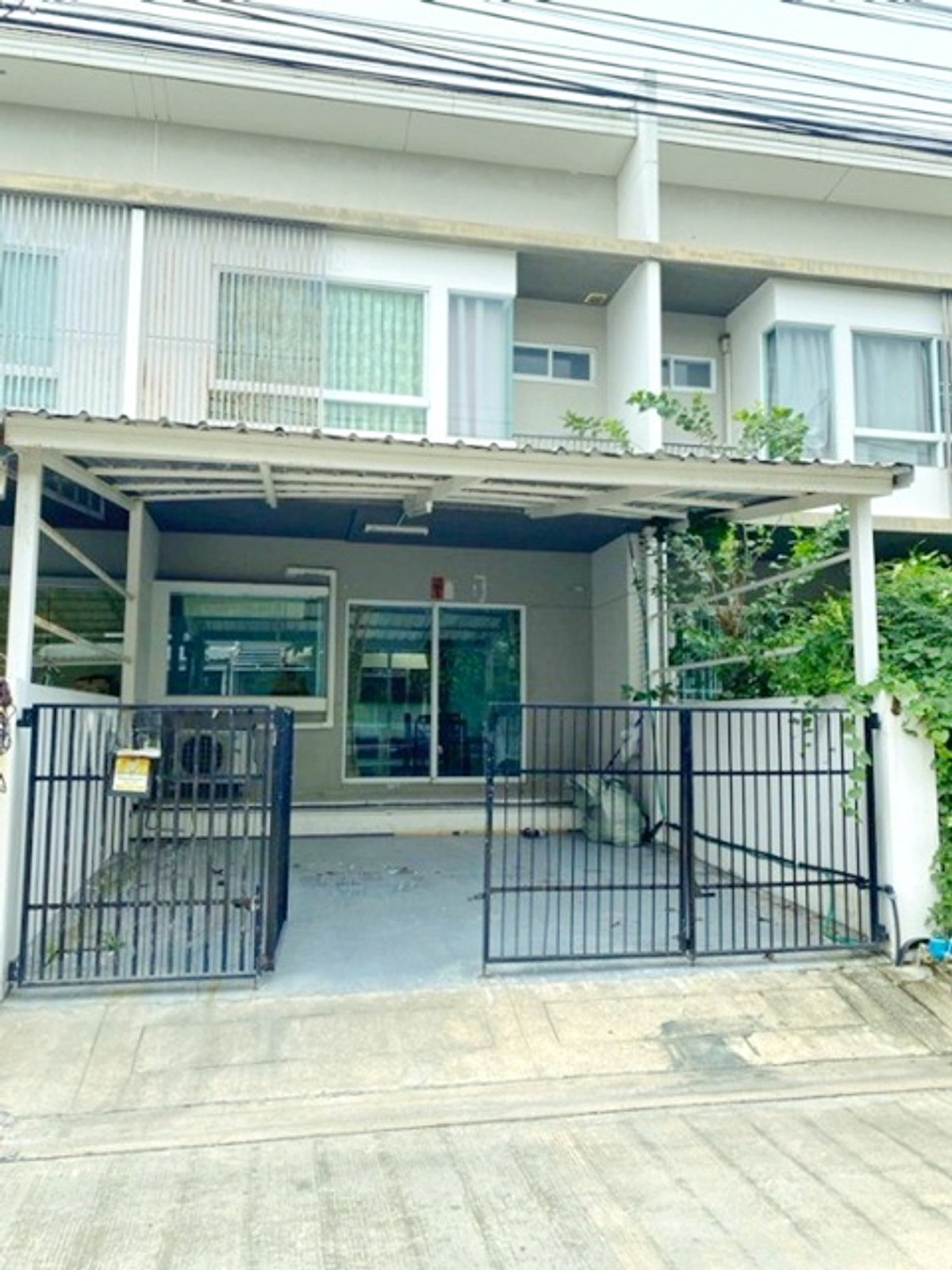 ให้เช่าทาวน์โฮมบางนา แบริ่ง ลาซาล : โลตัส ประชาอุทิศ 900ม. ตลาดประชาอุทิศ 90 800 ม. indy ให้เช่าทาวน์โฮม 2 ชั้น ติดถนน 18ตร.ว. 146ตร.ม. 2นอน 3น้ำ ตลาดแฟลต กทม. ทุ่งครุ 1 กม