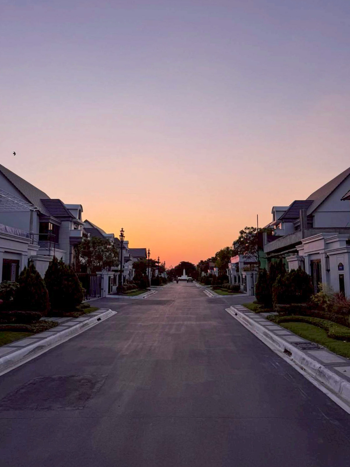 ให้เช่าบ้านเกษตรศาสตร์ รัชโยธิน : Narasiri Phahol–Watcharapol บ้านเดี่ยวหรูหลังใหม่ เฟอร์ครบ เป็นส่วนตัวสูง Please call: 062-496-6454