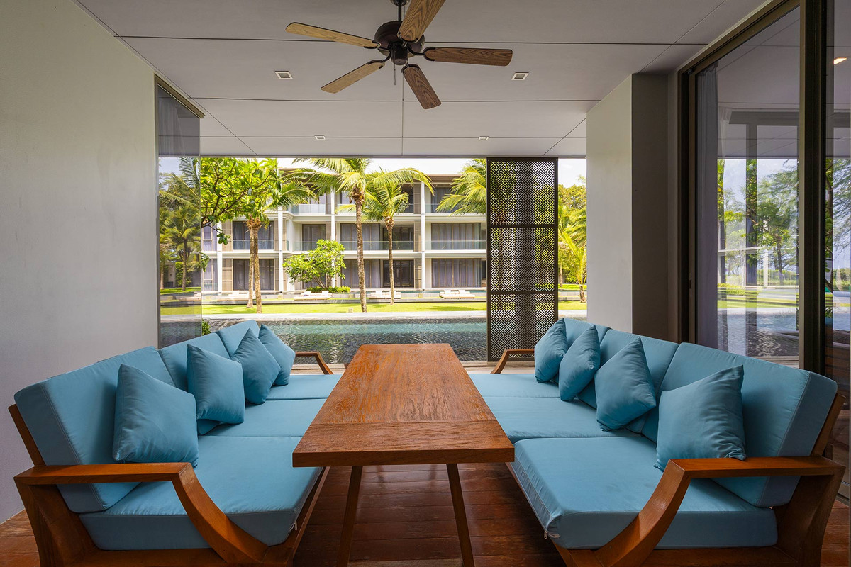 ขายคอนโดภูเก็ต :  3 ห้องนอน ที่ Baan Maikhao Beachfront Penthouse