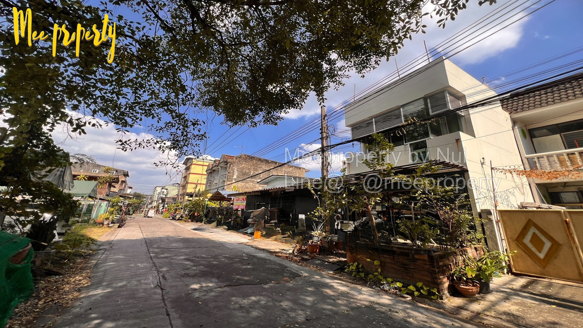 ขายทาวน์โฮมรัชดา ห้วยขวาง : 🌟 ขายบ้านทาวน์โฮมต่อเติม 2 ชั้น ในซอยประชาอุทิศ 16  ขนาด 18 ตร.ว. พื้นที่ใช้สอย 150 ตร.ม.🌟ซอยประชาอุทิศ 16, ห้วยขวาง, กรุงเทพฯ  ME-232