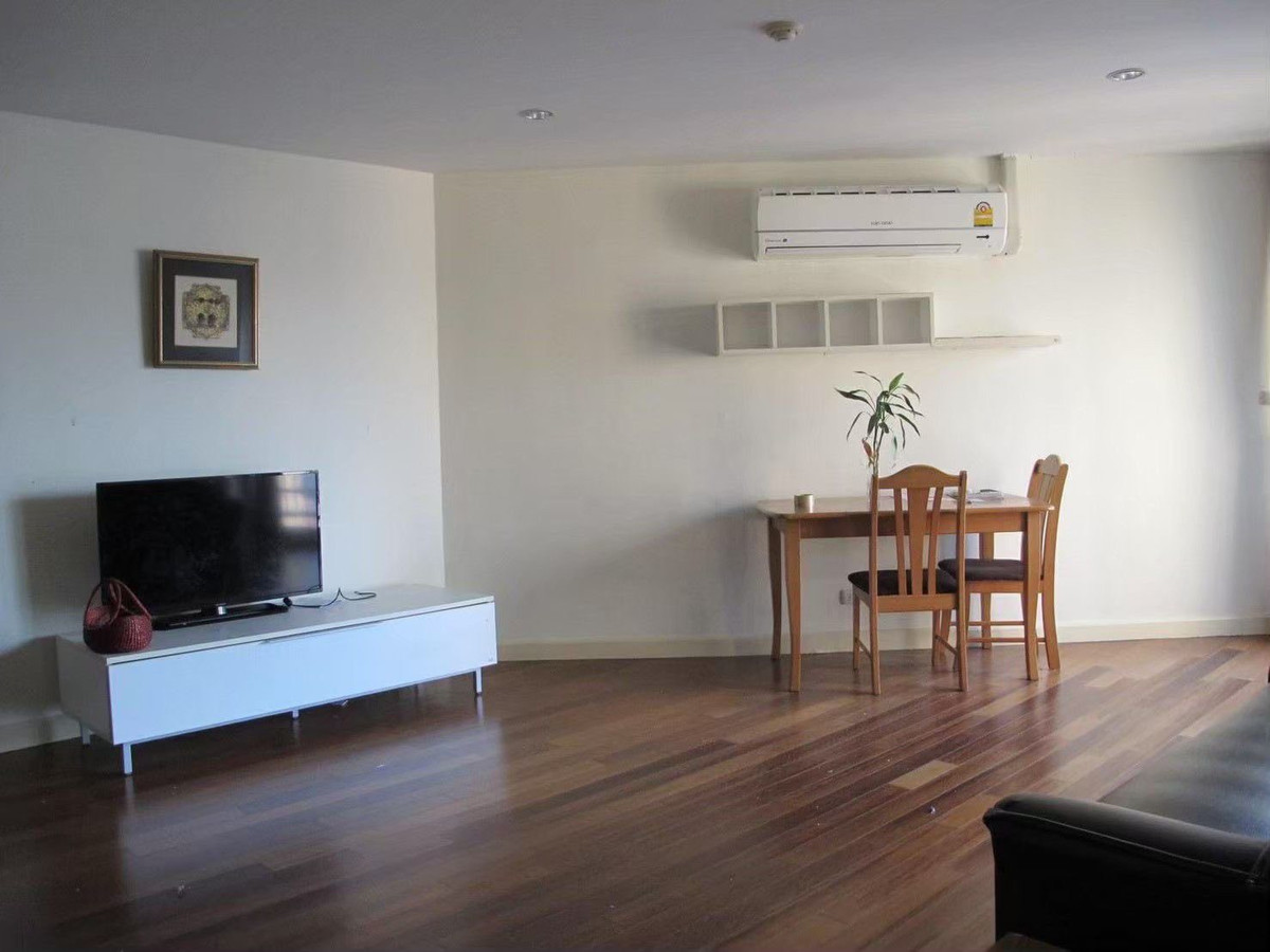 For SaleCondoSathorn, Narathiwat : Spacious 4 bedrooms 175 sqm in Sathorn area. Peaceful and convenient