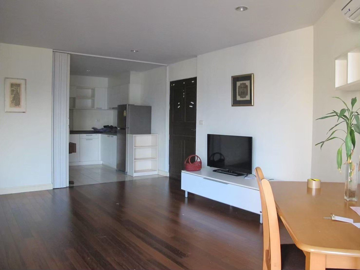 For SaleCondoSathorn, Narathiwat : Spacious 4 bedrooms 175 sqm in Sathorn area. Peaceful and convenient