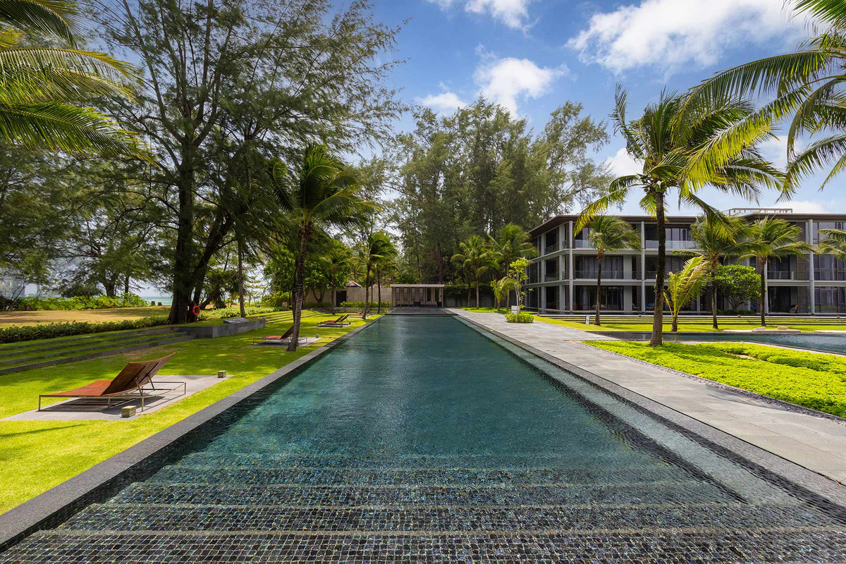 ขายคอนโดภูเก็ต :  3 ห้องนอน ที่ Baan Maikhao Beachfront Penthouse