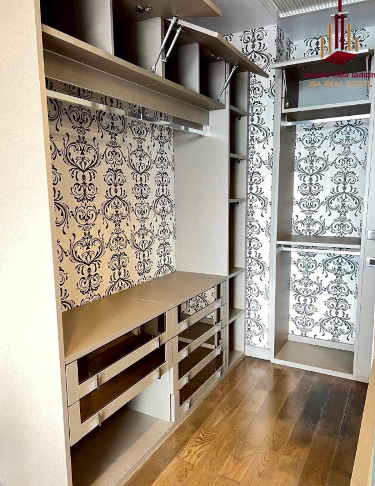 For SaleCondoRatchathewi,Phayathai : ✨ For Sale: M Phayathai Condo ✨ 💰 Only 11,499,000 THB, high floor, good view, pets allowed. Easier to rent out Best price in the building. Happy to serve you. If interested, contact Mr. James Mar.