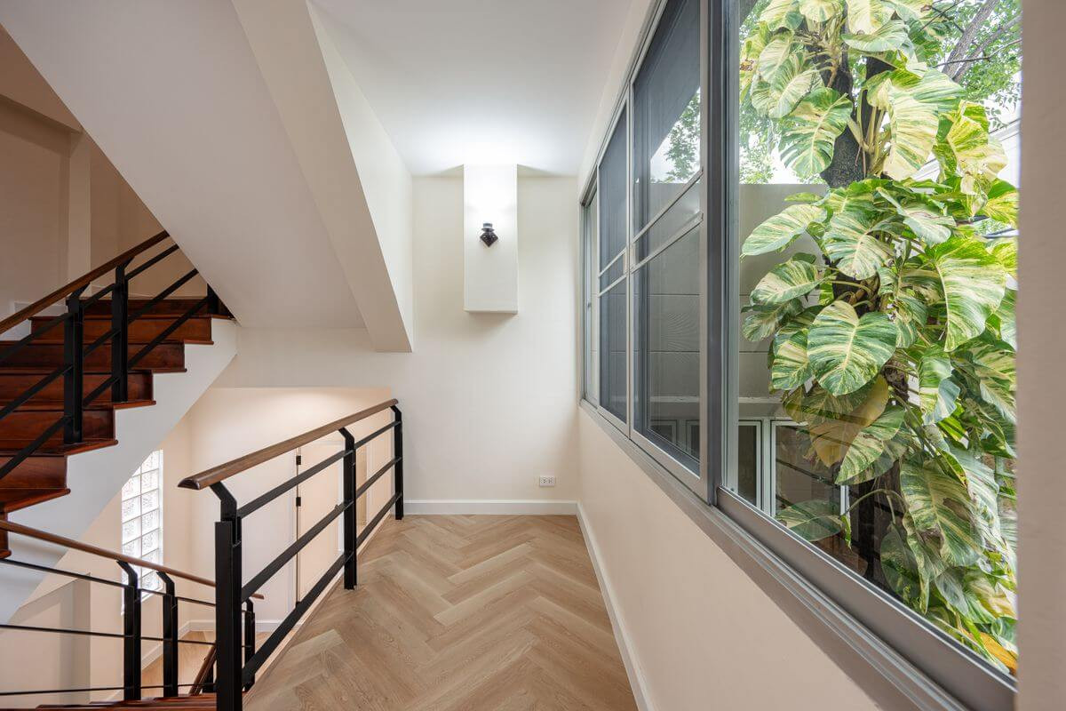 For SaleHouseSapankwai,Jatujak : 📌Single house for sale/ 𝐇𝐎𝐌𝐄 𝐎𝐅𝐅𝐈𝐂𝐄 3 floors, completely renovated, near Chatuchak and Mo Chit, just 300 meters. If interested, contact 095-424-3656