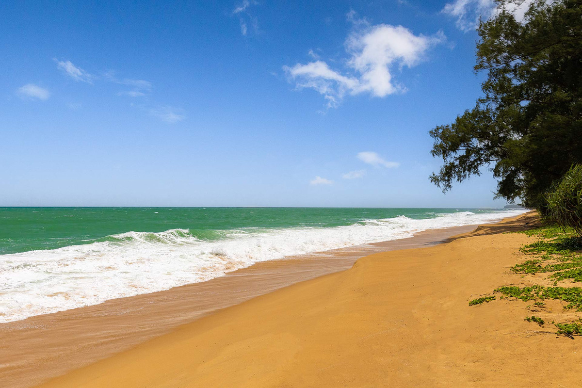 ขายคอนโดภูเก็ต :  3 ห้องนอน ที่ Baan Maikhao Beachfront Penthouse