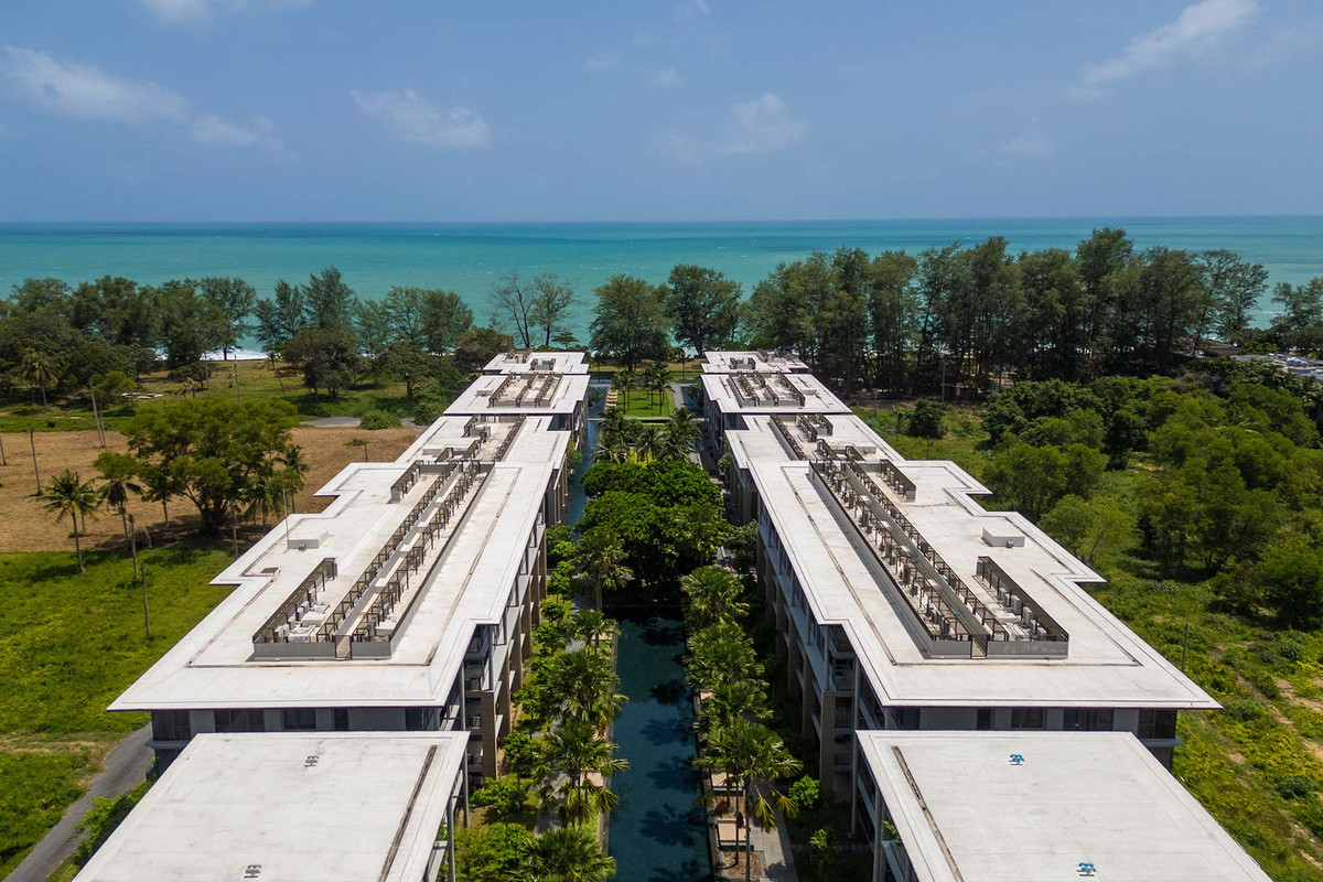 ขายคอนโดภูเก็ต :  3 ห้องนอน ที่ Baan Maikhao Beachfront Penthouse