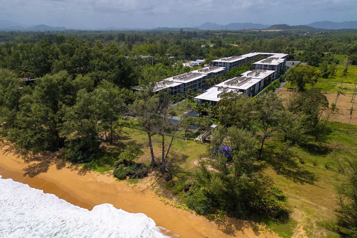 ขายคอนโดภูเก็ต :  3 ห้องนอน ที่ Baan Maikhao Beachfront Penthouse