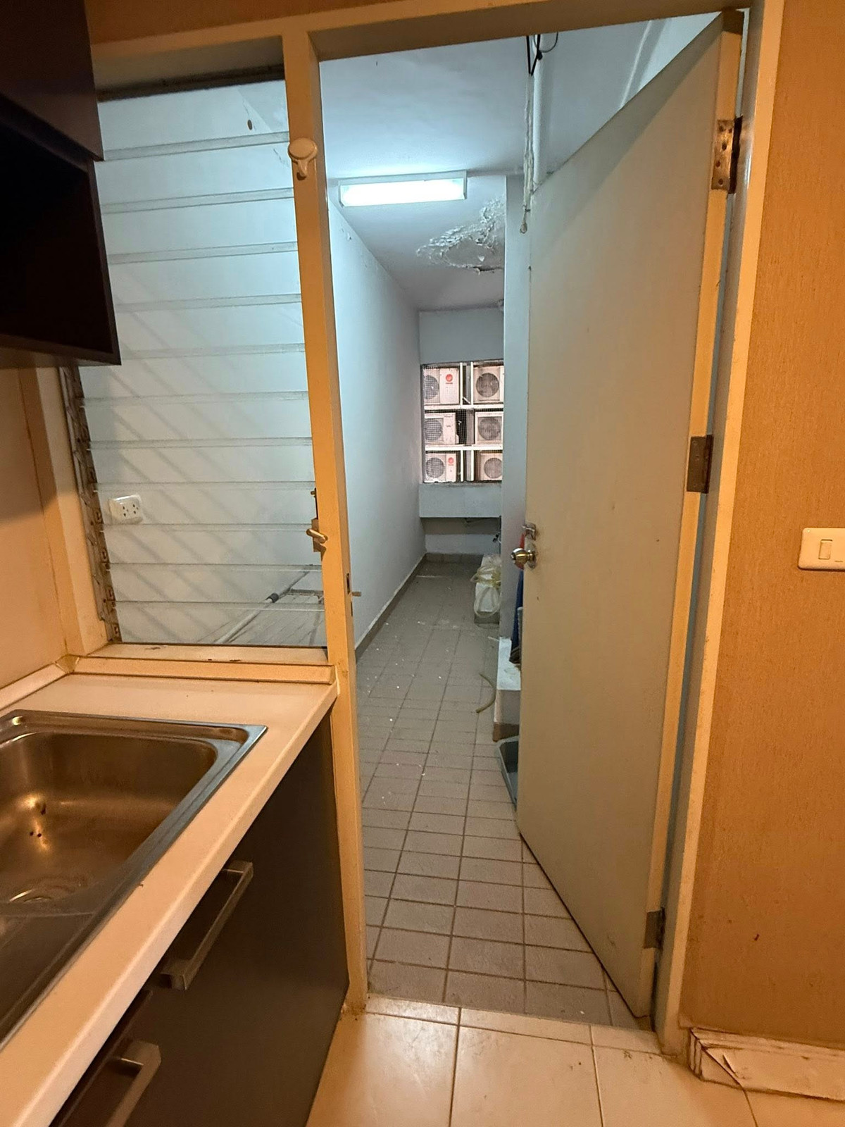 For SaleCondoSathorn, Narathiwat : Spacious 2 bedroom condo in a peaceful and private location near Sathorn