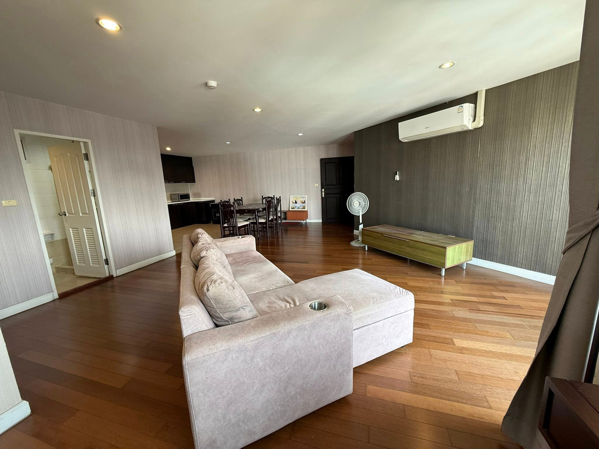 For SaleCondoSathorn, Narathiwat : Spacious 2 bedroom condo near bts Sathorn peaceful community area