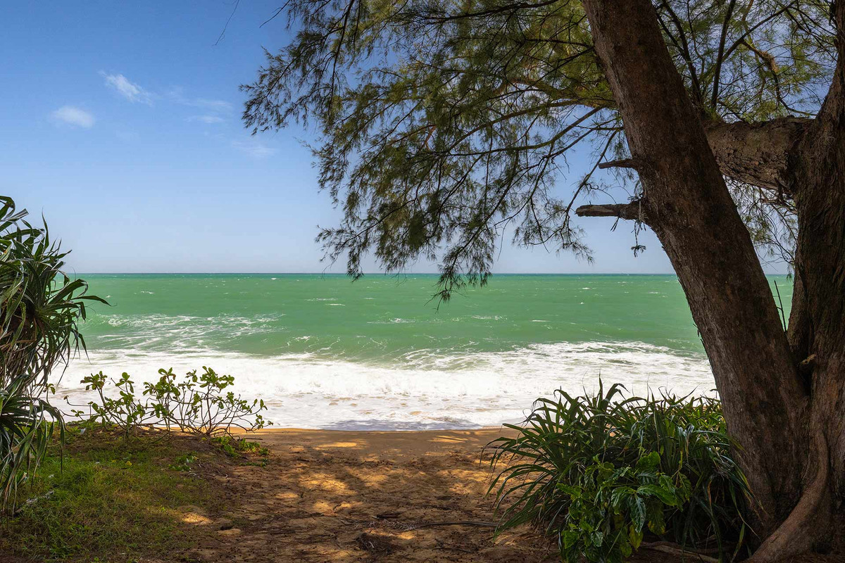 ขายคอนโดภูเก็ต :  3 ห้องนอน ที่ Baan Maikhao Beachfront Penthouse