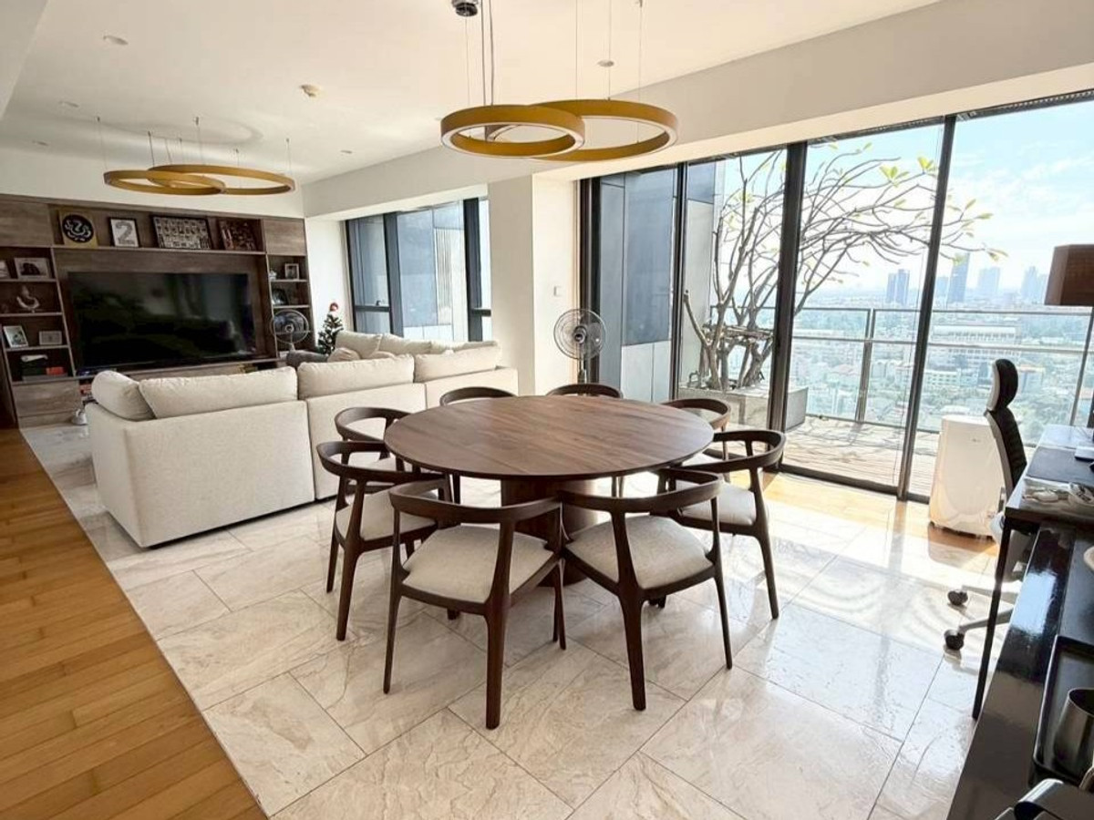 For SaleCondoSathorn, Narathiwat : Newly Renovated 3-Bedroom at The Met with River View and Private Lift