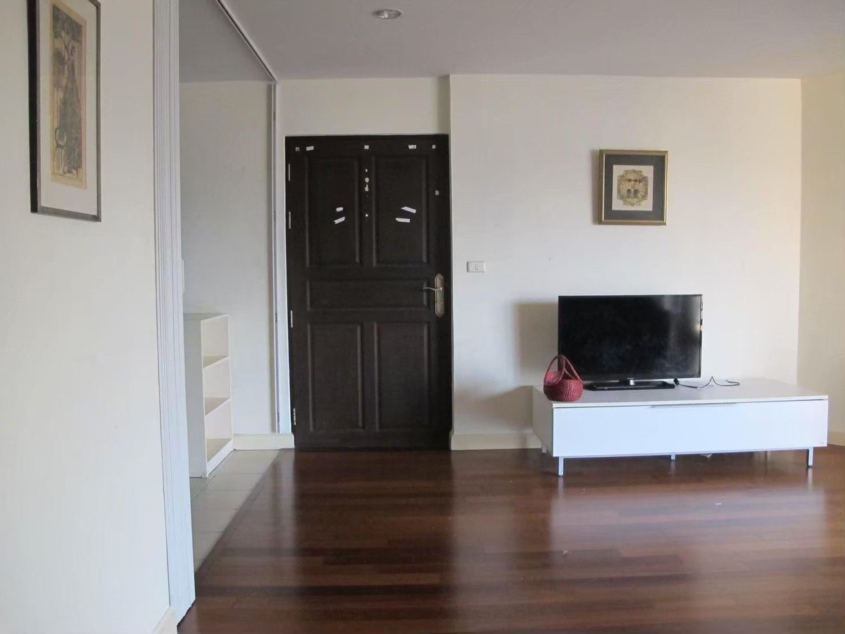 For SaleCondoSathorn, Narathiwat : Spacious 4 bedrooms 175 sqm in Sathorn area. Peaceful and convenient