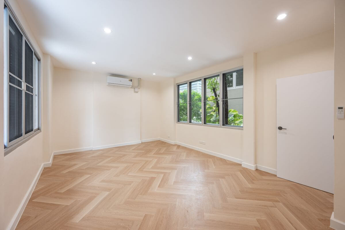 For SaleHouseSapankwai,Jatujak : 📌Single house for sale/ 𝐇𝐎𝐌𝐄 𝐎𝐅𝐅𝐈𝐂𝐄 3 floors, completely renovated, near Chatuchak and Mo Chit, just 300 meters. If interested, contact 095-424-3656