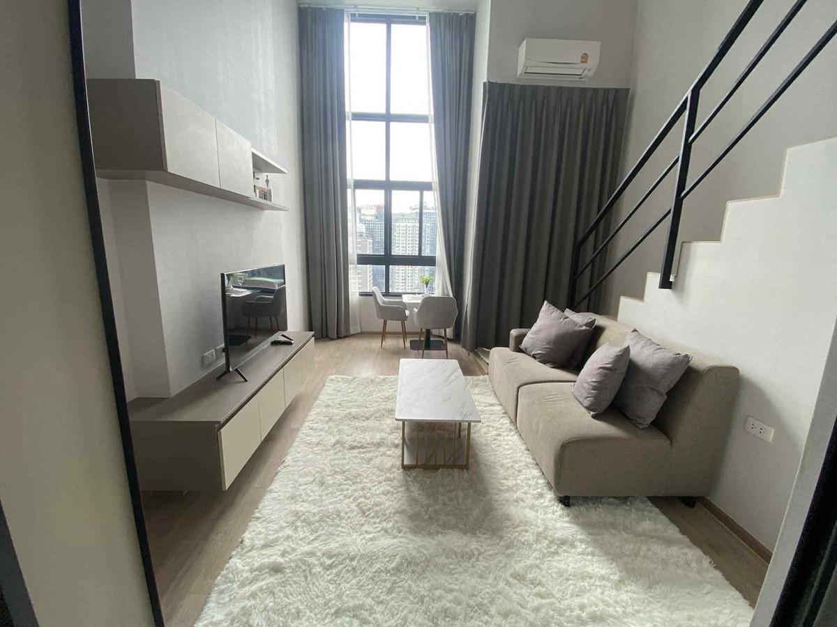 For RentCondoRama9, Petchburi, RCA : For rent, Ideo Rama9-Asoke, hybrid studio room (2-story room, stay at home), rent 28,000 baht/month, ready to move in.