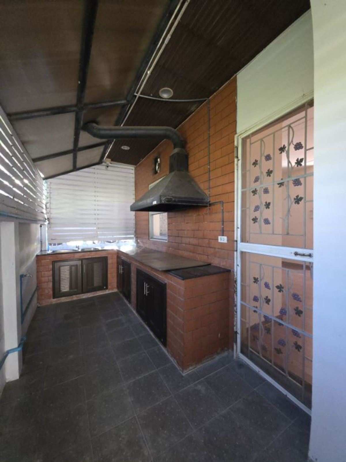 For SaleHouseVipawadee, Don Mueang, Lak Si : 75 sq m, 4 bedrooms, 4 bathrooms, 2-story detached house, Soi Chiang Kham 5/2, near Chaengwattana BTS.