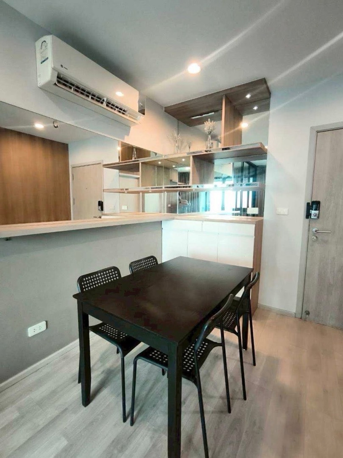 ให้เช่าคอนโดปิ่นเกล้า จรัญสนิทวงศ์ : @condocurator📍ให้เช่า IDEO Mobi Charan Interchange เฟอร์นิเจอร์ครบ ห้องใหญ่ [PM4589]