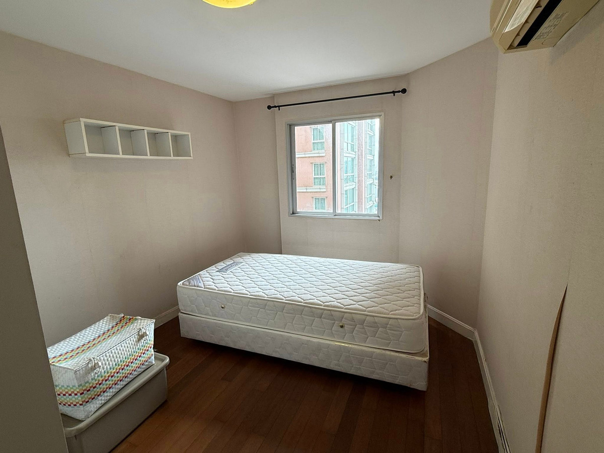 For SaleCondoSathorn, Narathiwat : Spacious 2 bedroom condo in a peaceful and private location near Sathorn