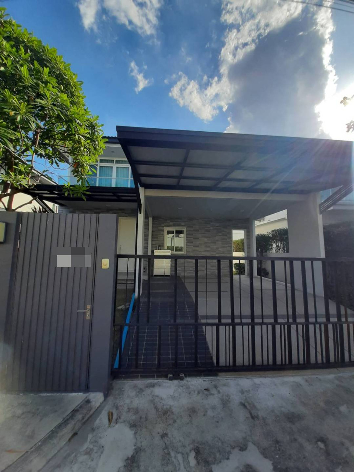 ขายบ้านลาดกระบัง สุวรรณภูมิ : บ้านมัณฑนา มอเตอร์เวย์-กรุงเทพกรีฑาตัดใหม่ บ้านสวย พร้อมอยู่ หน้าบ้านไม่ชนกับใคร