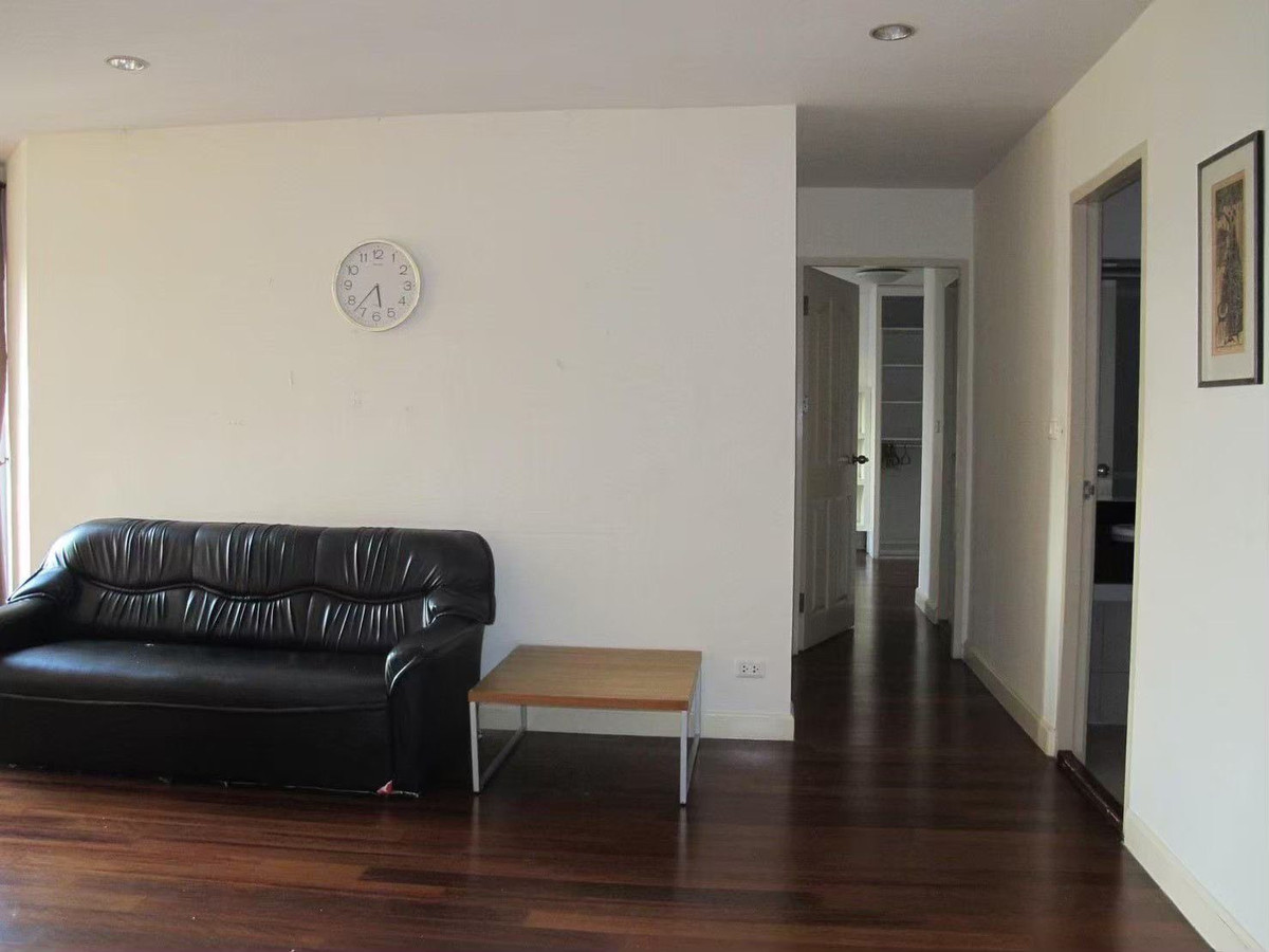 For SaleCondoSathorn, Narathiwat : Spacious 4 bedrooms 175 sqm in Sathorn area. Peaceful and convenient