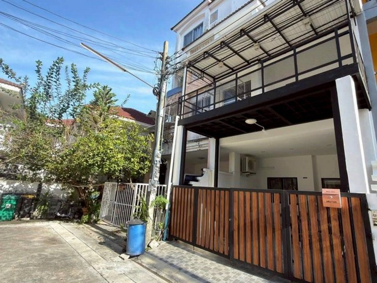 For RentHousePattanakan, Srinakarin : YR4740 House for rent City Park Phatthanakan 38 city park pattanakarn 38