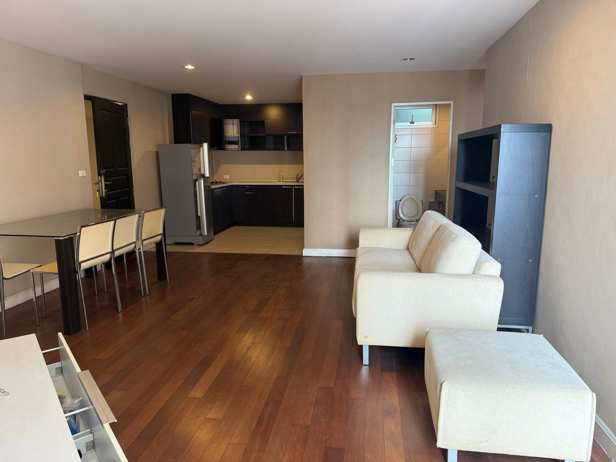 For SaleCondoSathorn, Narathiwat : Spacious 2 bedroom condo in a peaceful and private location near Sathorn