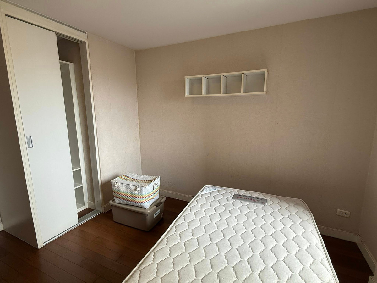 For SaleCondoSathorn, Narathiwat : Spacious 2 bedroom condo in a peaceful and private location near Sathorn