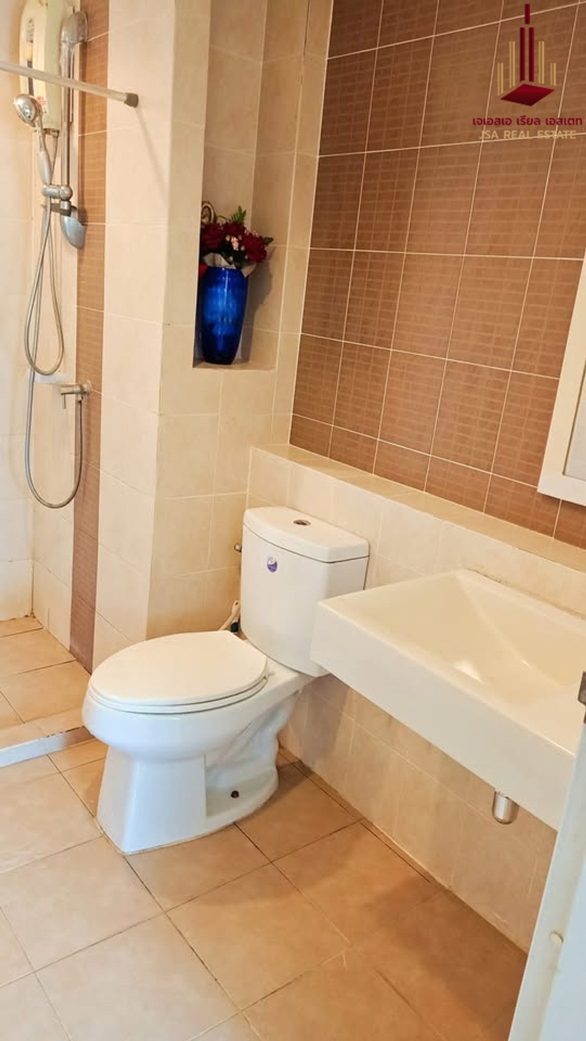 For RentCondoRatchadapisek, Huaikwang, Suttisan : ✨ For Rent: IVY Ratchada Condo ✨ 💰 Only 11,000 THB/month