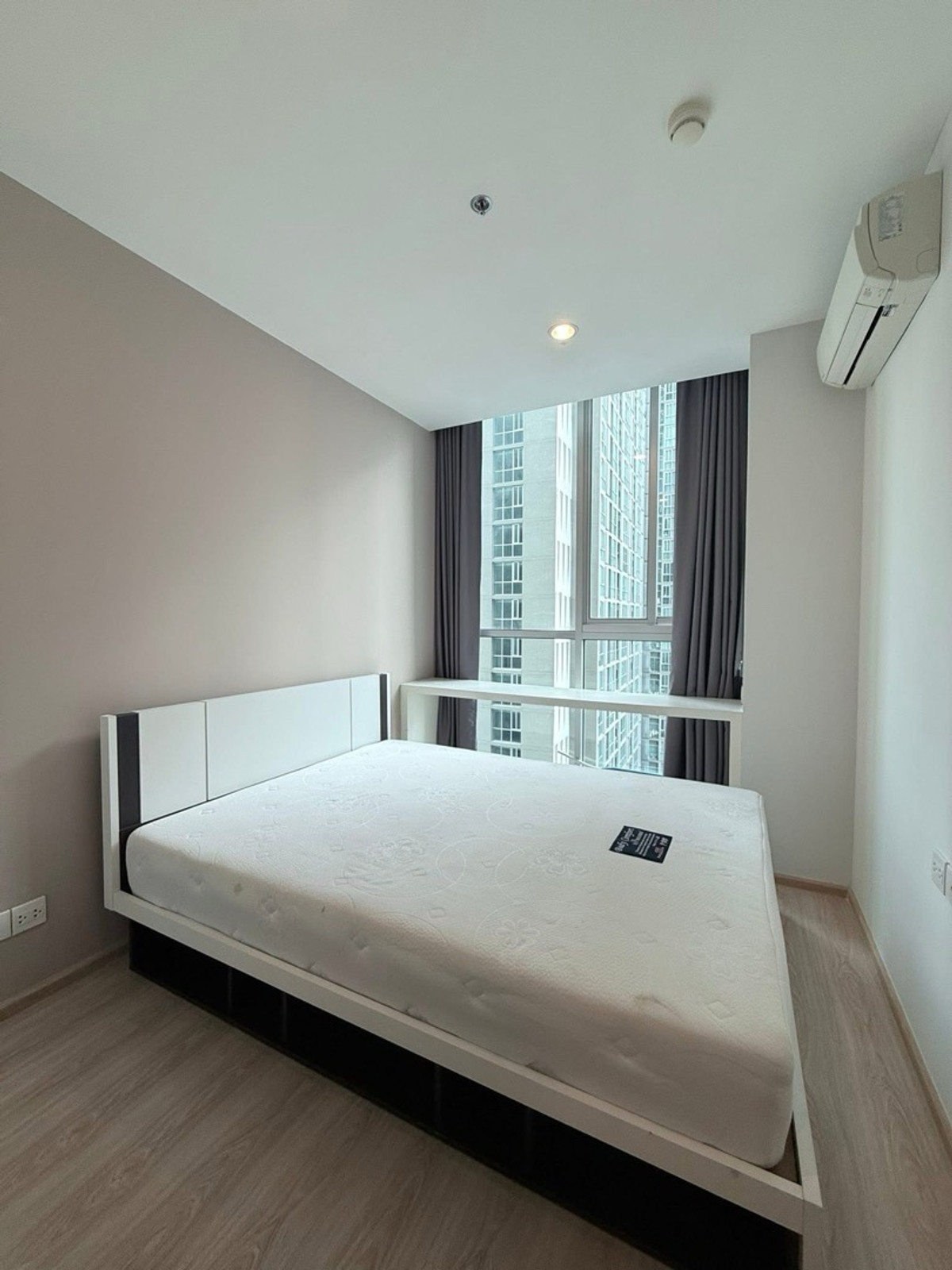 For RentCondoRatchadapisek, Huaikwang, Suttisan : 🏢 Noble Revolve Ratchada👫 Beautiful new room, good price, ready to view ‼️