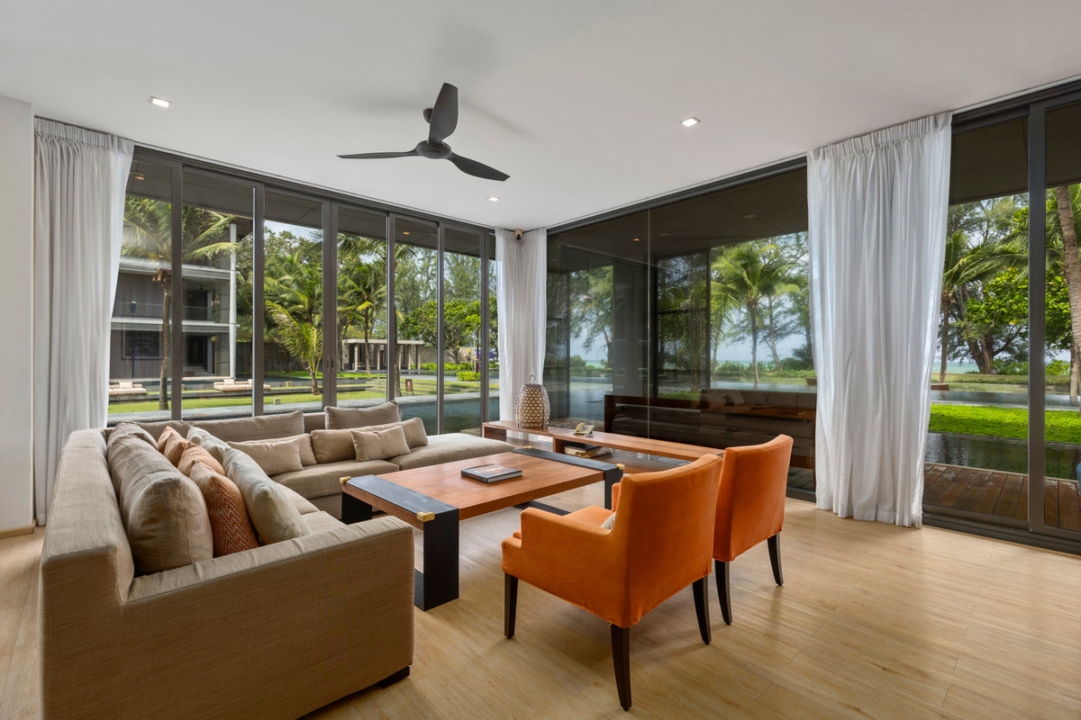 ขายคอนโดภูเก็ต :  3 ห้องนอน ที่ Baan Maikhao Beachfront Penthouse